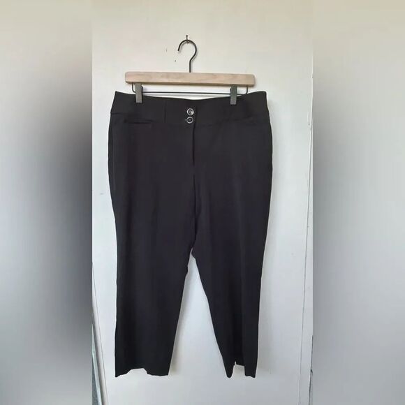 White House Black Market Pants - NWT White House Black Market Legacy Black Crop Pants - Size 12